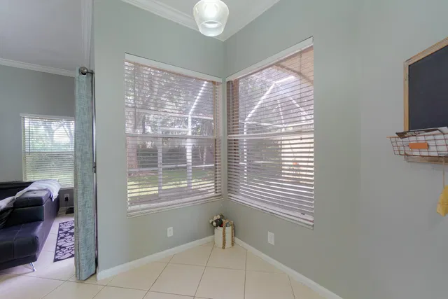 Residence photo 12