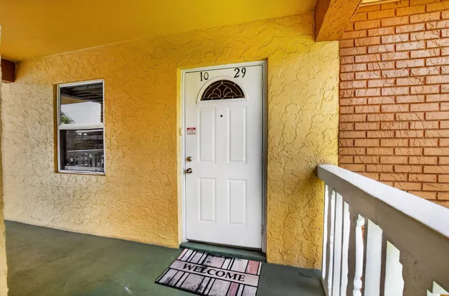 Unit 1029 photo 6