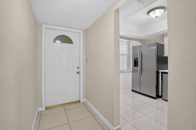 Unit 1029 photo 7