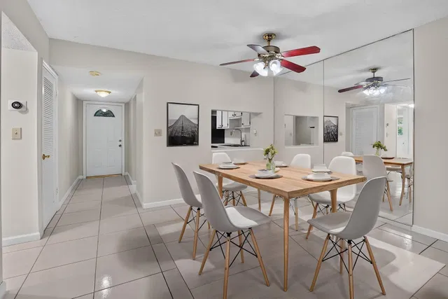 Unit 1029 photo 11