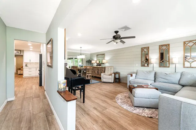 Residence photo 2