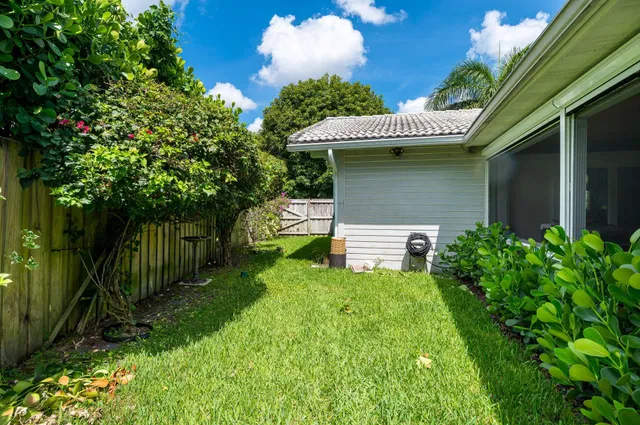 Residence photo 25