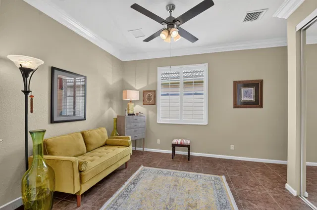 Residence photo 49