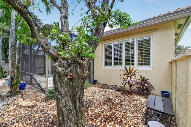 Residence photo 64