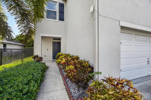  Residence photo 5