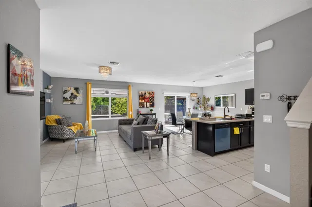  Residence photo 7