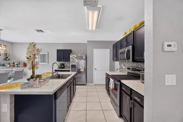  Residence photo 12
