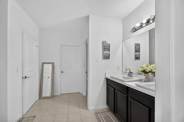  Residence photo 23