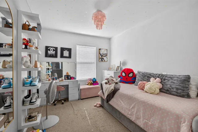  Residence photo 26