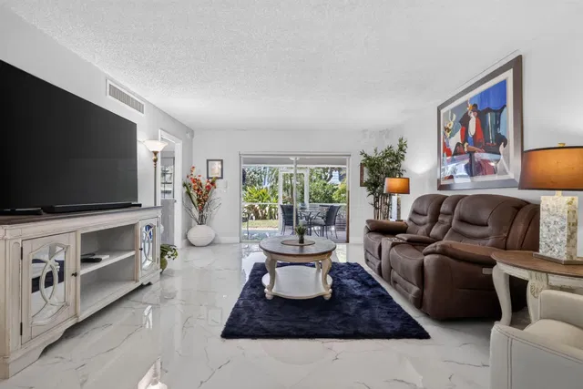 Singer Island Unit 125 photo 3