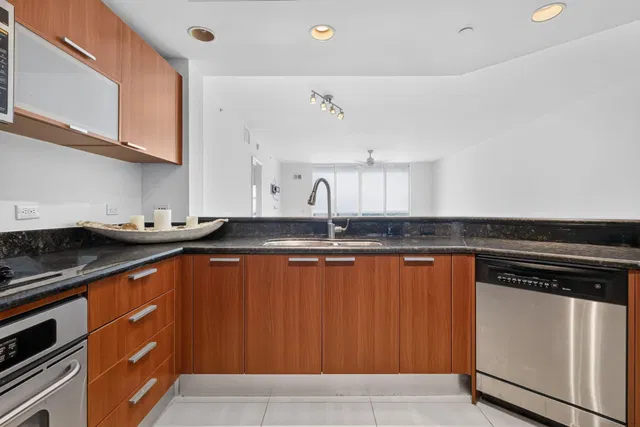 Marina Grande Riviera Beach Unit 1005 photo 3