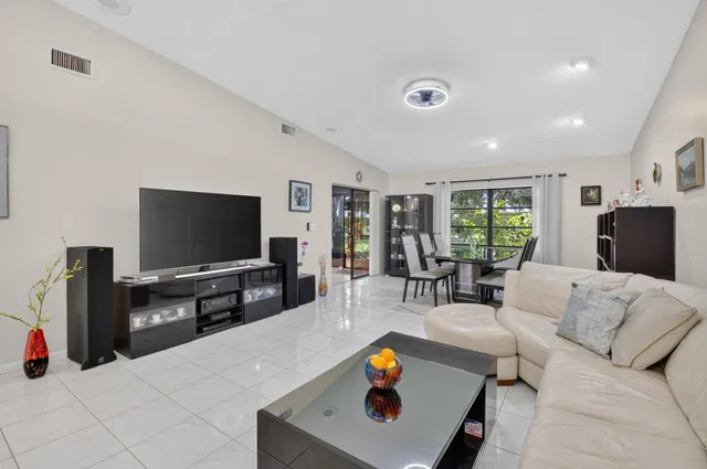Residence photo 7