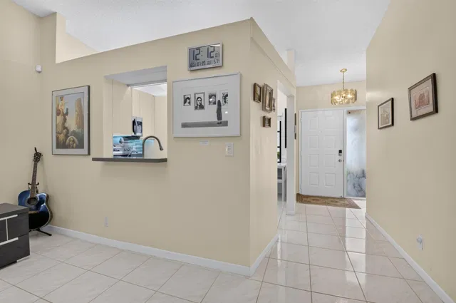 Residence photo 10