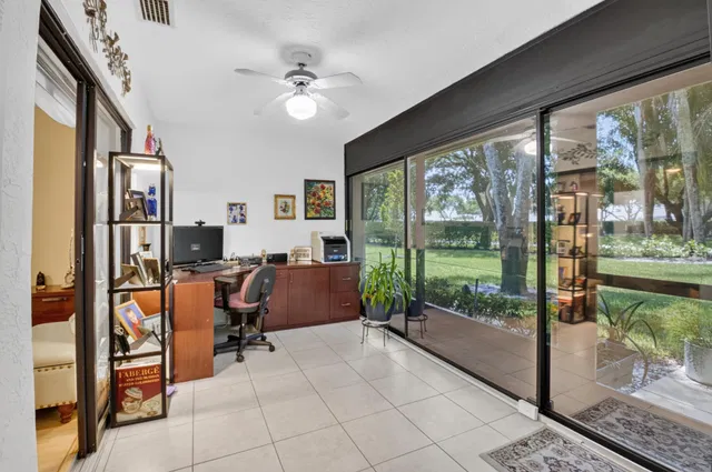 Residence photo 24