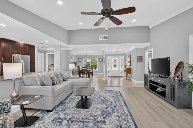 Residence photo 10