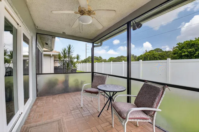 Residence photo 29