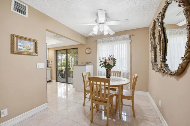 Residence photo 4