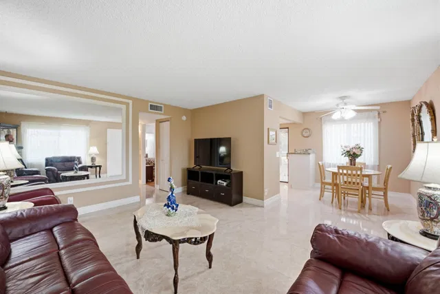 Residence photo 9
