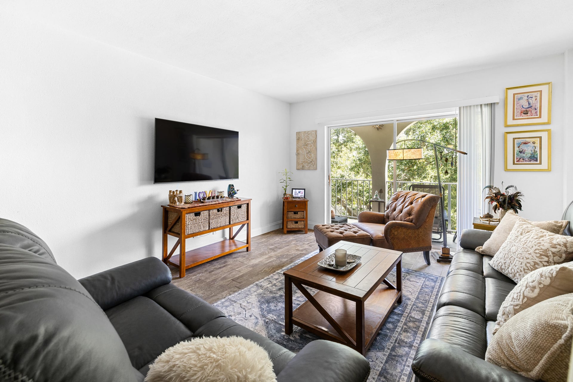Unit 3210 photo 3