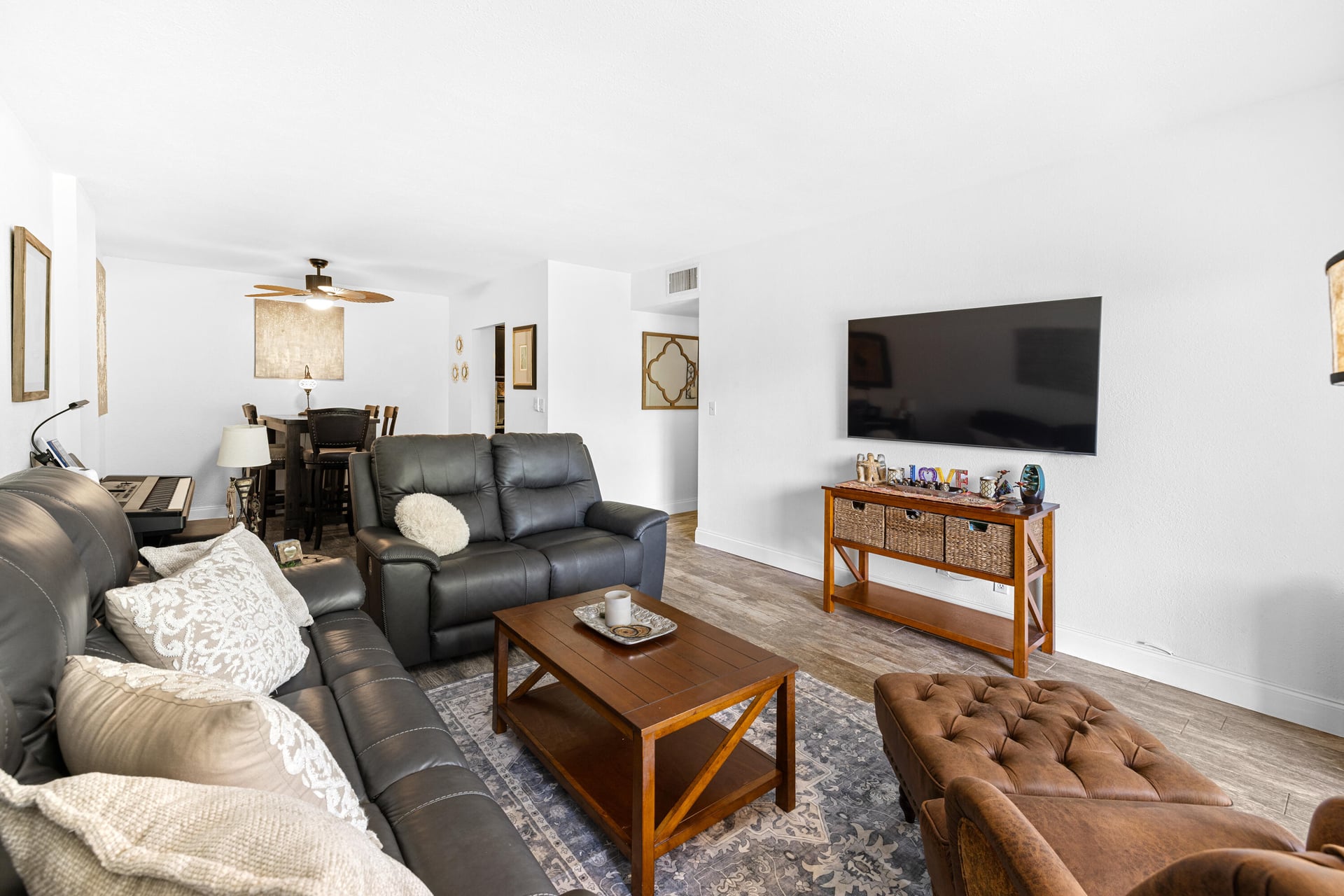 Unit 3210 photo 5