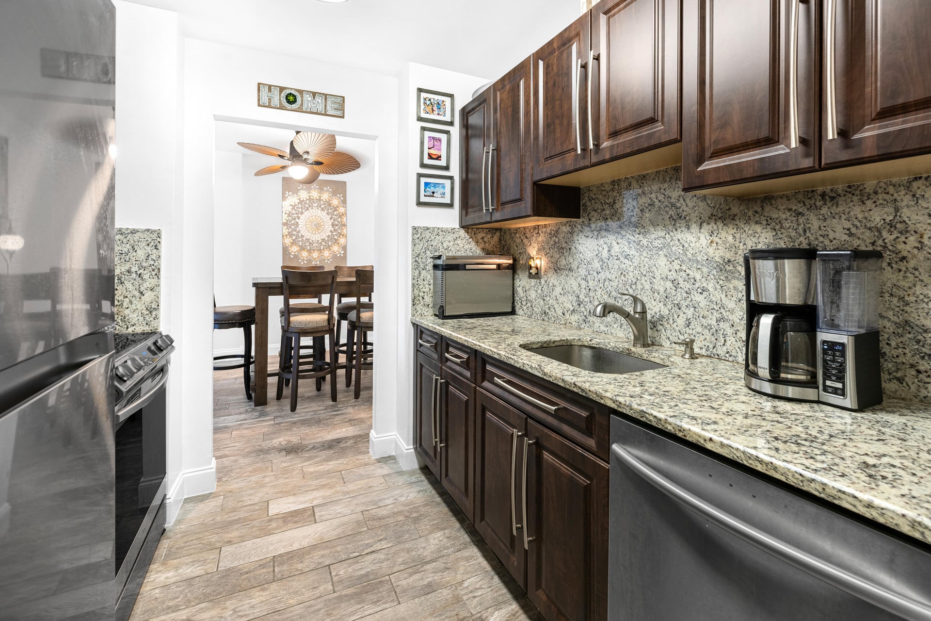 Unit 3210 photo 11