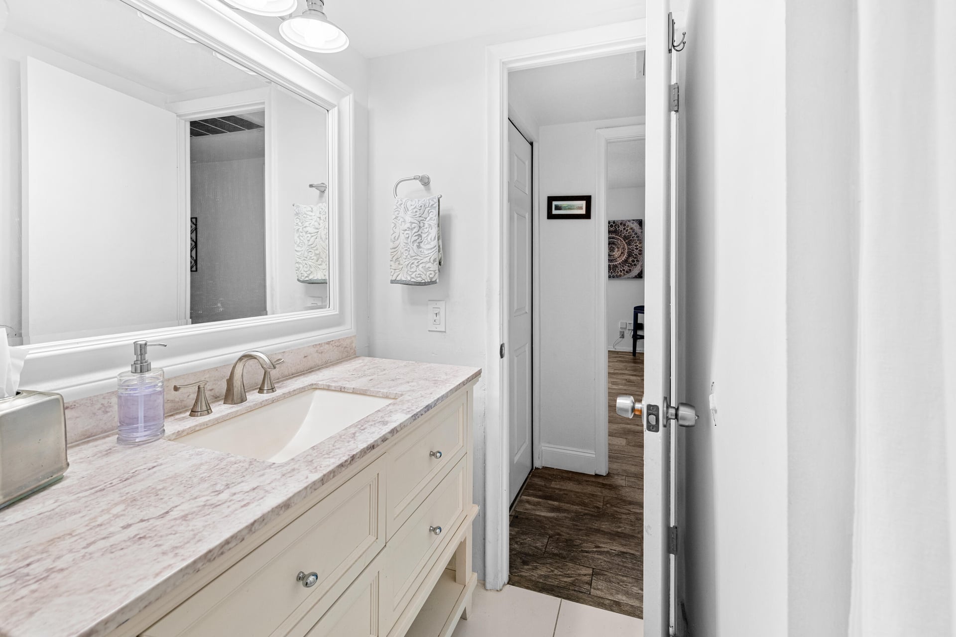 Unit 3210 photo 18