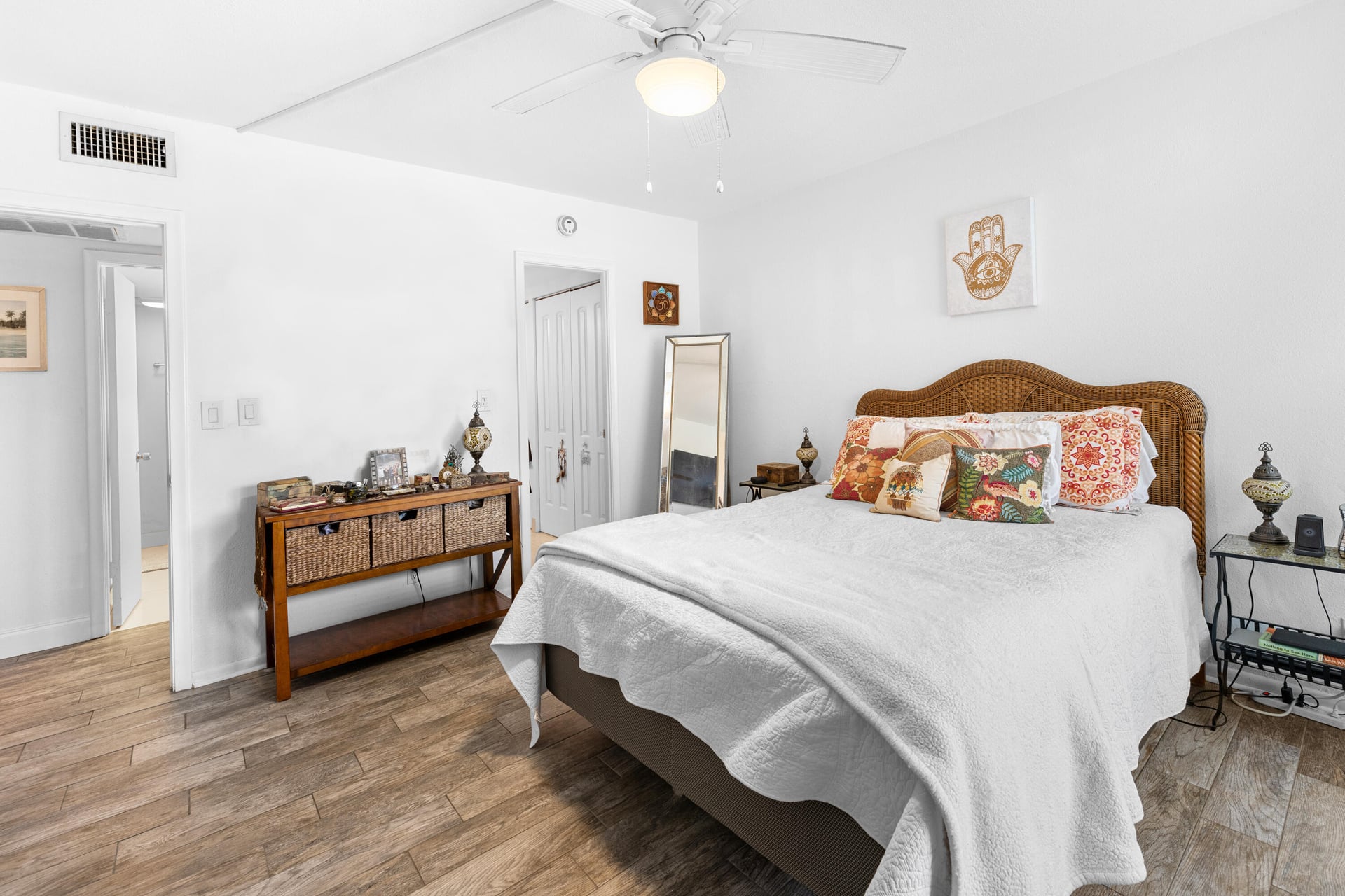 Unit 3210 photo 20