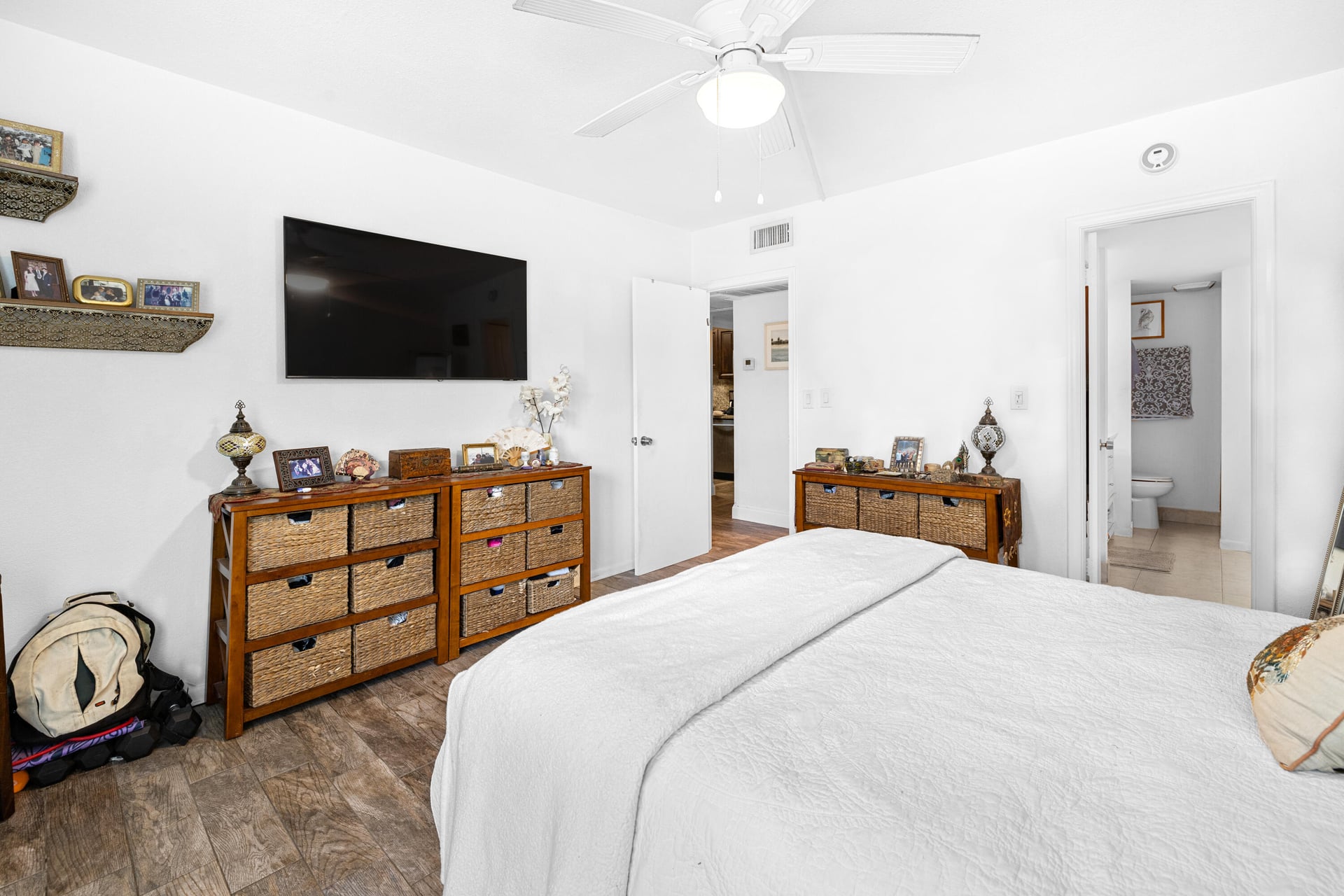 Unit 3210 photo 22