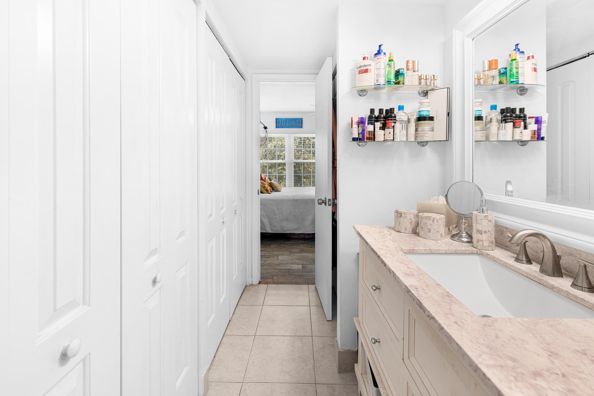 Unit 3210 photo 23