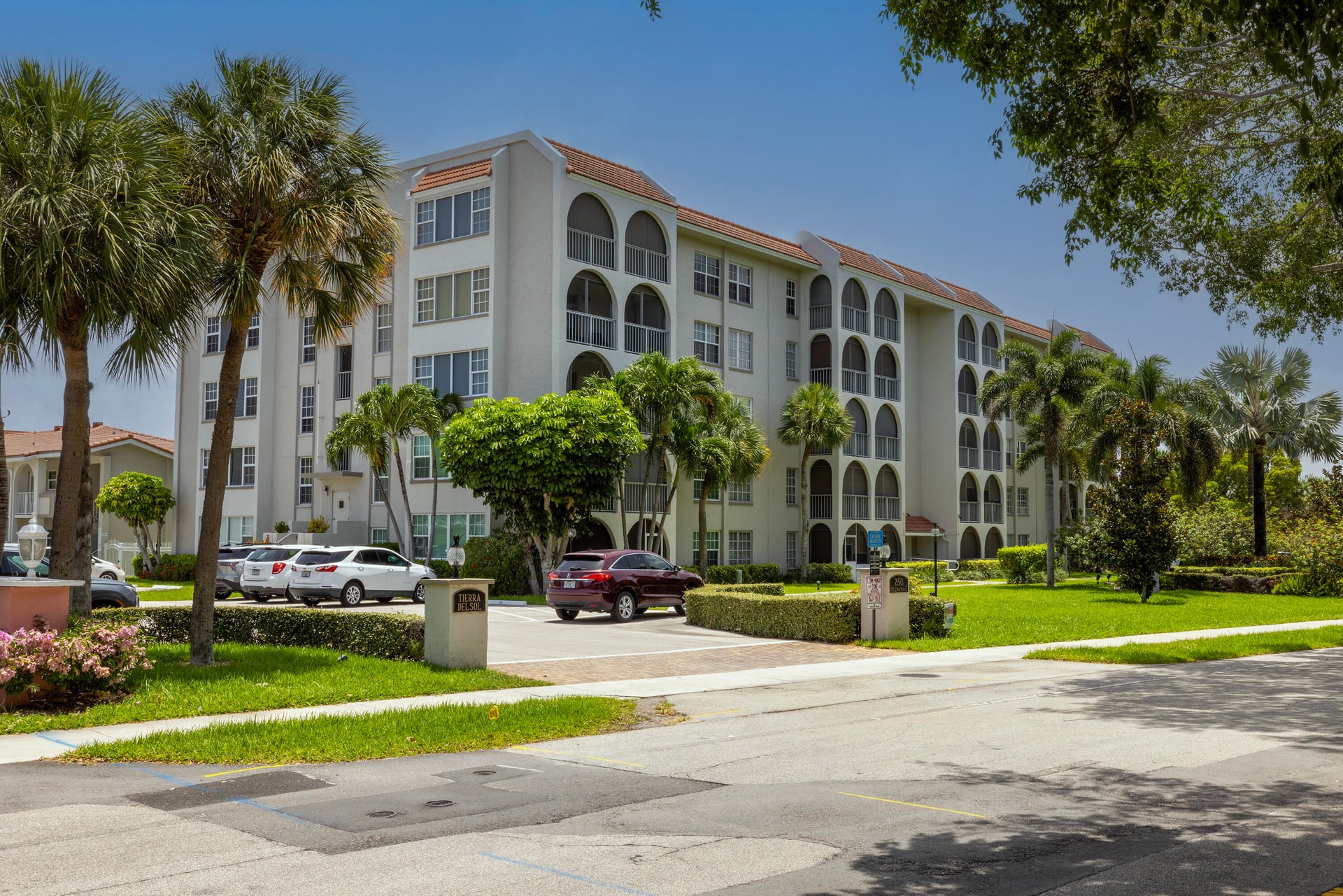 Unit 3210 photo 33