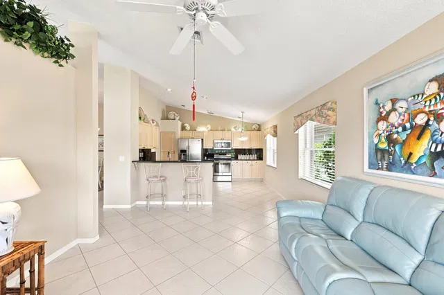  Residence photo 11