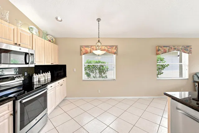 Residence photo 15