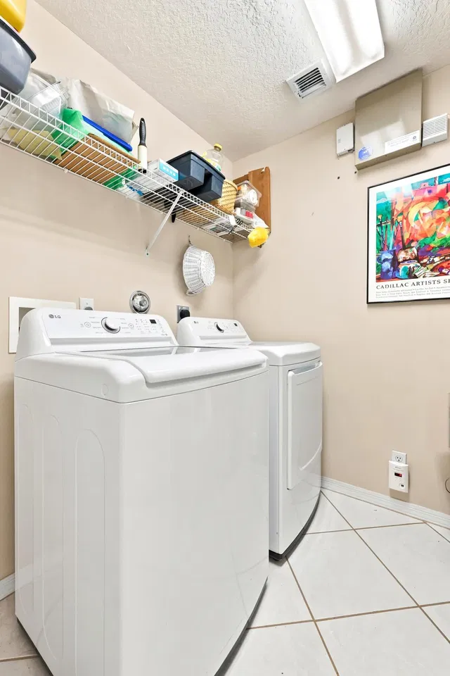  Residence photo 29