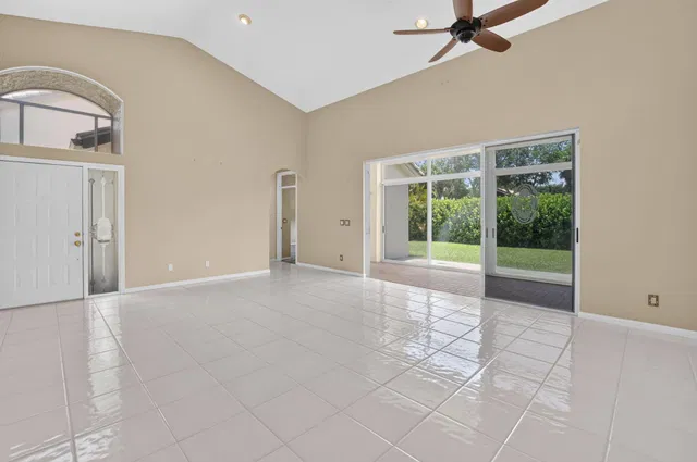 Residence photo 8