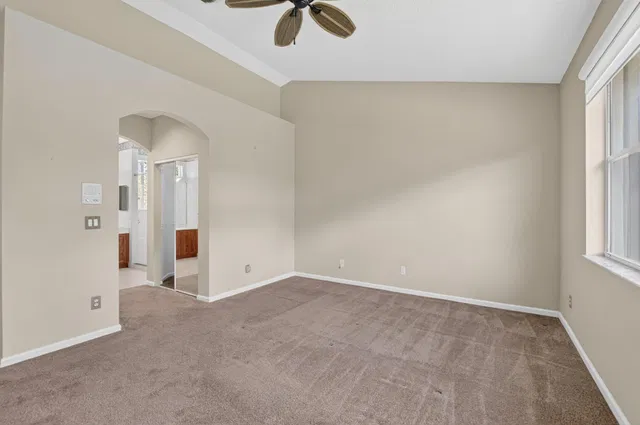 Residence photo 15