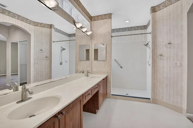 Residence photo 18