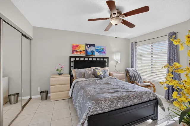 Unit 402 photo 28