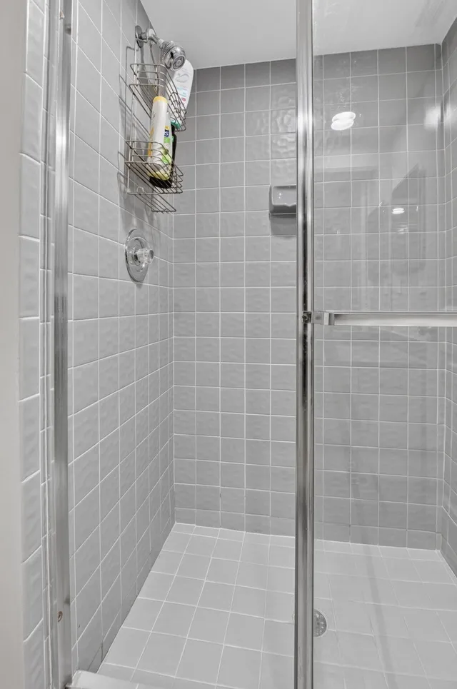 Unit 402 photo 32