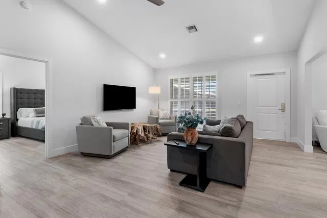 Residence photo 11