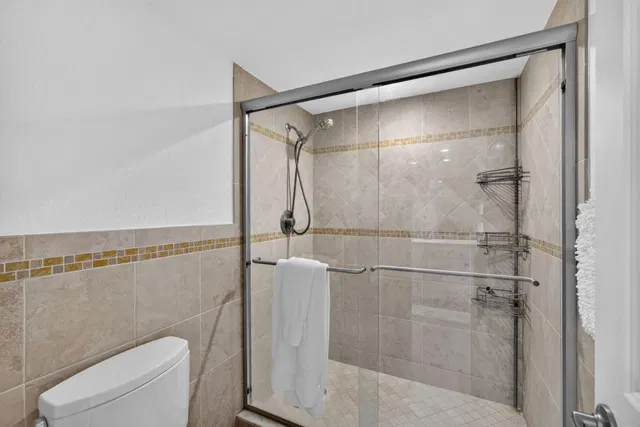 Unit 114 photo 17