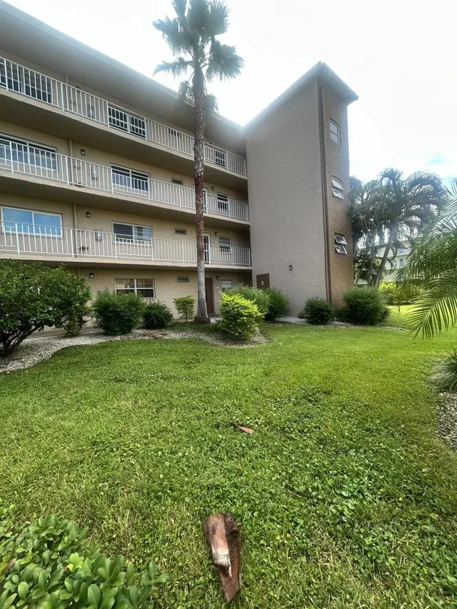 Unit 113 photo 2