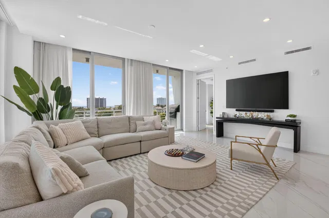 Royal Palm Residences Boca Raton Unit 601 photo 7