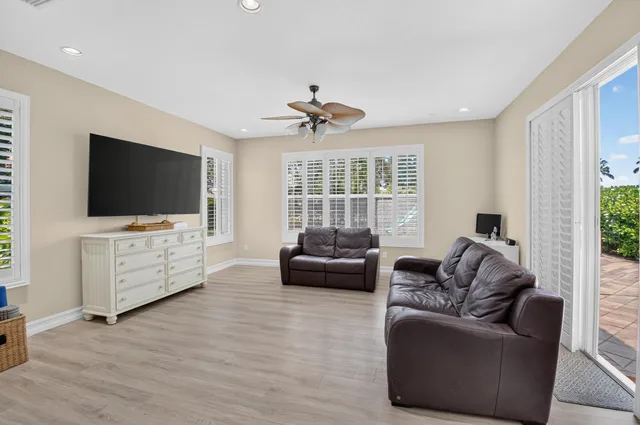  Residence photo 14