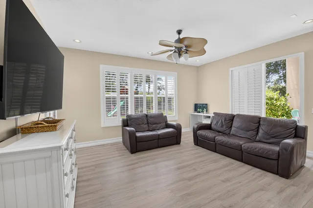  Residence photo 15