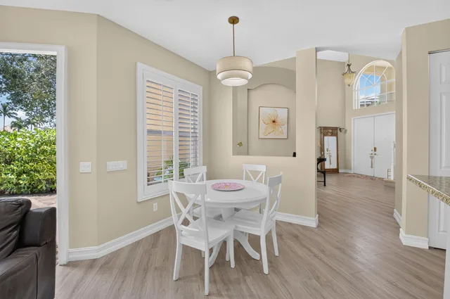  Residence photo 18
