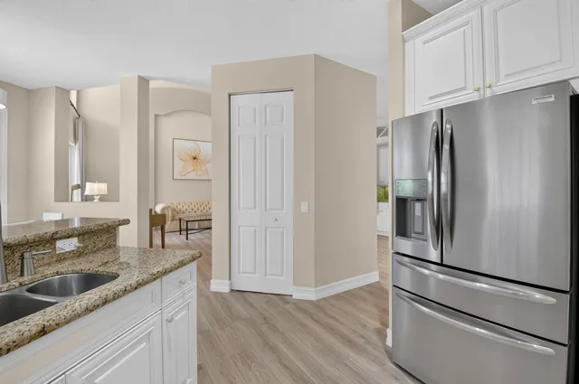  Residence photo 26