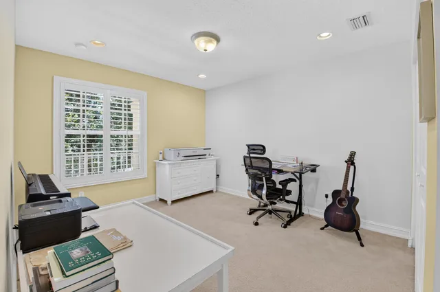  Residence photo 42