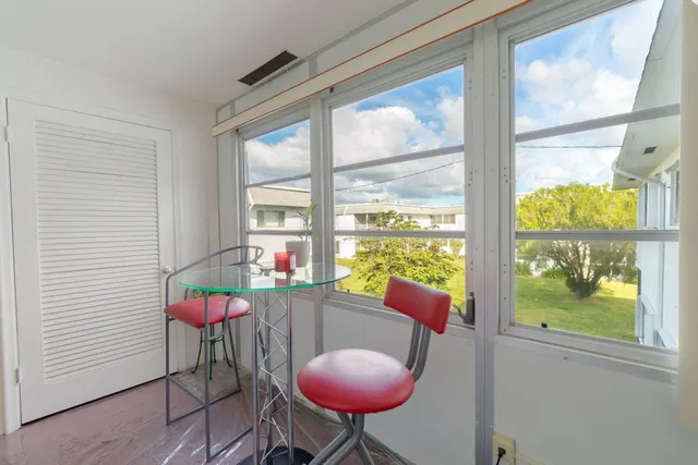 Unit 208 photo 14