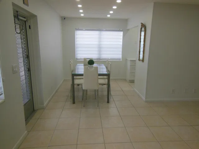 Unit 156 photo 5