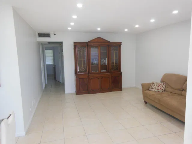 Unit 156 photo 7
